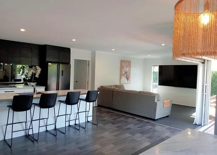Owhata Oasis In 5brm With & Pizza Oven Сasa de vacaciones *